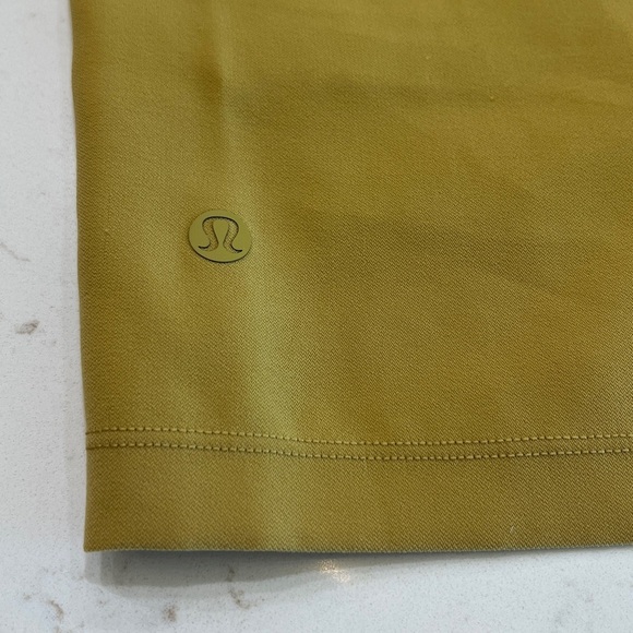 Lululemon On The Fly Woven 2.5” Shorts Vintage Gold Size 12 - Picture 7 of 12